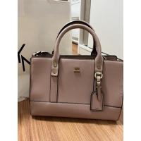 ราคา LYN กระเป๋าlynแท้ มือสองสอง สีชมพู กระเป๋าสะพายข้าง (20766327964)