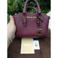 ราคา กระเป๋าสะพายข้าง MK mini ciara xs ของแท้ มือสอง (7835085876)