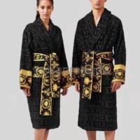 ราคา 【Louis】Versace 2022 เสื้อคลุมอาบน้ํา พิมพ์ลายมังกร หรูหรา สําหรับผู้ชาย และผู้หญิง (19645509679)