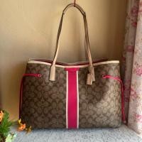 ราคา Coach แท้ ทรงช้อปปิ้งขนาดใหญ่ จุกของได้เยอะ วัสดุแคนวาสผสมหนังแท้ สภาพมีร่องรอยใช้งานแก้ไขขอบปากแก้ไขสีสายด้านข้าง (53112533839)