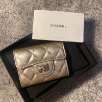 ราคา [ของแท้ มือสอง]chanel metallic gold 2.55 small flap wallet (23378197313)