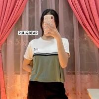 ราคา PRELOVED pull & bear เสื้อยืดสีขาวสีเขียว (28061850860)
