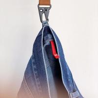 ราคา Uniqlo Japan Blue Straight (A3) (41055718385)