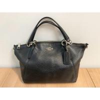 ราคา (used) กระเป๋า Coach รุ่นพัด 13“ สีดำ อะไหล่เงิน มีสายยาว (22755313315)