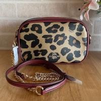 ราคา ✅ (สด-ผ่อน) F39587 ISLA CHAIN CROSSBODY WITH LEOPARD PRINT (5381336493)