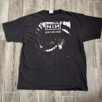 ราคา เสื้อยืดแขนสั้นสีดำสไตล์วินเทจยุค 90 ลายวง Nine Inch Nails สำหรับผู้ชายและผู้หญิง (55858103882)