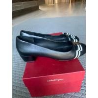 ราคา รองเท้าส้นเตี้ยferragamo (26519695792)