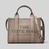 ราคา MARC JACOBS THE LEATHER SMALL TOTE Caramel (18282895185)