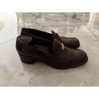 ราคา Salvatore Ferragamo Gancini Loafers – Brown Leather (46310315561)