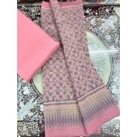 ราคา (ผ้าชุด)ผ้าไหมมัดหมี่ 6ตะกอ สีธรรมชาติ (ผ้าลาย 2เมตร+สีพื้น 2เมตร) สีโอลโรสปูนแห้ง รหัส L8A-ST-05196803 (42801384271)