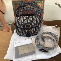 ราคา [CO220302447] Dior / Bobby (17434436313)
