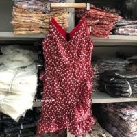 ราคา ชุดมินิเดรสสายเดี่ยว ลายดอกไม้จิ๋ว เนื้อผ้าวูลพีชมีซับในทั้งตัว ซิปหลัง ด้านข้างมีเชือกผูกโบว์เพิ่มความน่ารัก (1914340767)