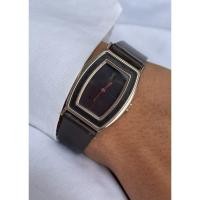ราคา Yves Saint Laurent (YSL) พร้อมโอน 3500บาท รวมส่ง ทรง ถังเบียร์ Rare Vintage Manual Wind (ไขลาน) (42858677547)