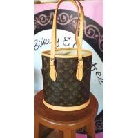 ราคา กระเป๋าแบรนด์​ Louis Vuitton( หลุยส์​ วิตตอง)​ทรงbucket แท้%มือสอง (6373227812)