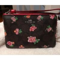 ราคา กระเป๋าคล้องมือ Size S Coach แท้ มือสอง (2092619383)