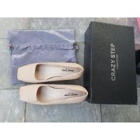 ราคา Crazy step หนังแท้สีนู้ด ดีไซน์เก๋มาก size 36 สภาพดี มีรอยตำหนิคราบดำๆบ้างบางจุดตามภาพ (13773649986)