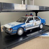 ราคา 1: 18 Triple9 SAAB Sabo 9,000CD 1990 โมเดลรถตํารวจสวีเดน (48562105699)