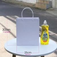 ราคา กระเป๋า No.1 สีขาว - 30cm x 25cm x 10cm - ถุงกระดาษสีขาวขนาด A4 - ใช้ใส่เอกสารออฟฟิศ ของขวัญ เสื้อผ้า - ของขวัญ PGB (52503518902)