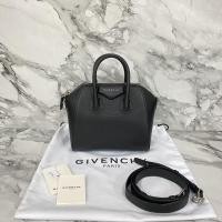 ราคา Givenchy antigona mini ปี18 (6693475922)