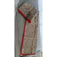 ราคา Coach Scarf / ผ้าพันคอ / ผูกผม / ผูกกระเป๋าได้Coach signature ลาย Cมือ2️⃣ของแท้ #สภาพใหม่size 21.5*21 " (24640074322)