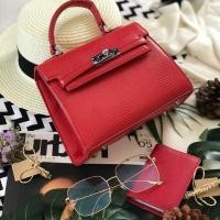 ราคา ➰กระเป๋าแฟชั่น mini kelly สีแดง สาวๆต้องมี รุ่นนี้มีสายสะพายค่ะ ➰Size : 20 cm x15 cmx 8 cm (2447325812)