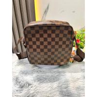 ราคา Used in Good Condition Louis Vuitton Olav PM Damier ปี 2005 (43181839082)