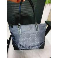 ราคา กระเป๋าสะพายสีดำCoach ของแท้%(Used very good))toteผ้าไนล่อนลายCขอบมุมหนัง 14นิ้ว (45150213661)