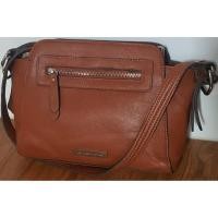 ราคา กระเป๋าสะพายข้าง Liz Claiborne ** ราคา 169 บาท ส่งฟรี** (5807786761)