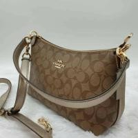 ราคา COACH LEWIS ทรงพอชใหญ่ (6214760442)