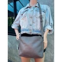 ราคา กระเป๋าสะพายข้างสีเทามือสอง (25694985167)