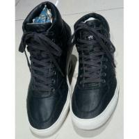 ราคา รองเท้าหนังวัวยี่ห้อ diesel มือสองสภาพสวยมาก (5905629286)