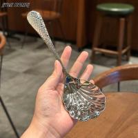 ราคา [ดี บ้าน] รูปร่างเปลือกหอยช้อนสแตนเลสด้ามยาวทัพพีร้านอาหารขนมช้อนไอศครีมตักอุปกรณ์ครัวเครื่องมือหุ้นใหม่ (43781416087)