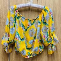 ราคา ส่งต่อเสื้อใส่ไปทะเลพริ้วๆ เป็นครอปชีฟองแขนตุ๊กตาสีเหลืองลายดอก อกได้ถึง 44 มือสอง (26243098427)
