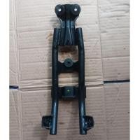 ราคา ขายึดบังโคลนหลัง Kawasaki w175 มือสองเดิม (57501168053)