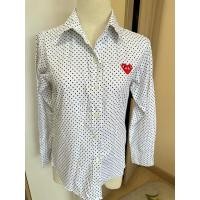 ราคา เสื้อเชิ๊ตแขนยาวสีขาวลายจุดดำปักหัวใจ (26879795999)