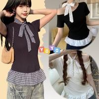 ราคา YOYO พร้อมส่งเสื้อยืดแขนสั้นเปิดไหล่ข้างเดียว แถมโช้คเกอร์ ผ้าพันคอลายจุด สไตล์เกาหลี เสื้อปาดไหล่ ดีเทลเย็บชายระบาย (41209597769)