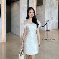ราคา Stylista เดรสเกาะอกแต่งขนนกสีขาว เดรสสีขาวสวยๆ เดรสสีขาวออกงาน (22102458101)