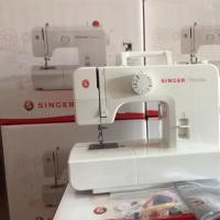 ราคา จักรเย็บผ้ากระเป๋าหิ้ว ยี่ห้อ ชิงเกอร์ singer (11437568911)