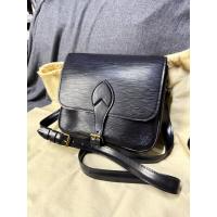 ราคา มือสอง กระเป๋า Louis Vuitton Cartouchiere Epi Leather ของแท้ งานแรร์มาก รบกวนอ่านรายละเอียดข้างล่างด้วยนะคะ (45959494452)