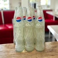 ราคา ขวดน้ำอัดลมขนาดเล็ก ขวดแก้วยี่ห้อเป๊ปซี่ ของเก่าสะสม สมัยก่อน ขนาด 422 ml (43623784230)