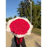 ราคา ช่อดอกกุหลาบกำมะหยี่สีแดง 99 ดอก กระดาษสีขาว (50261105483)