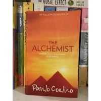 ราคา (มือสองสภาพดี) The Alchemist by Paulo Coelho (11541438758)