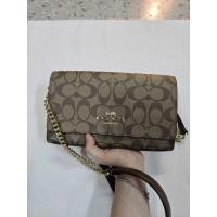 ราคา Coach Flap Clutch Crossbody ของแท้พร้อมแท็ก มือ2 (43710659150)