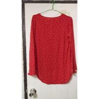 ราคา เสื้อเชิ้ต สีแดง เสื้อผู้หญิง มือสองไหล่ 18" อก 36" ยาว28" แขนยาว ลายจุดขาว น่ารัก สนใจกดสั่งค่ะ (25281413215)