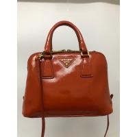 ราคา กระเป๋ามือสอง PRADA หนังแก้ว สีส้มมะละกอ อะไหล่ทอง ขนาด 9 นิ้วครึ่ง พร้อมส่ง (21575192285)
