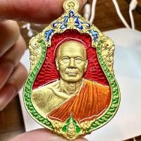 ราคา หลวงพ่อทอง รุ่นเจ้าสัวพันล้าน ชุดทองคำ เนื้อสัมฤทธิ์ ลงยา3สี สร้างแค่990เหรียญ เลขสวย 454 (17719351921)