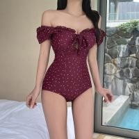 ราคา (ลดสุด )(M-XL) ชุดว่ายน้ำผู้หญิงวันพีช สีแดงเลือดหมูลายจุดขาว พร้อมฟองน้ำใส่เก็บทรงสวยเก็บหุ่นได้ (4467979135)