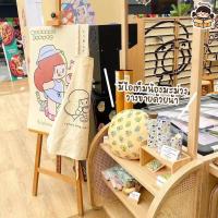 ราคา ผ้ากันเปื้อน กระบอกน้ำ น้องมะม่วง จาก Mamuang Cafe มะม่วงจัง Mamuang Chan แก้ว จาน โปสเตอร์ คาเฟ่น้องมะม่วง ของสะสม (6372125157)