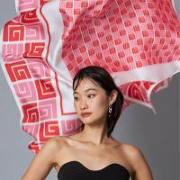 ราคา Guy Laroche ผ้าพันคอจตุรัส ขนาด 100*100 ซม. สีแดงชมพู GBAJRE (29055027827)