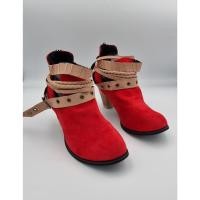 ราคา รองเท้า สีแดง มือสอง จากญี่ปุ่น Size 42-43 สูง 3 นิ้ว ใหม่มาก นิ่มมาก (43257428668)